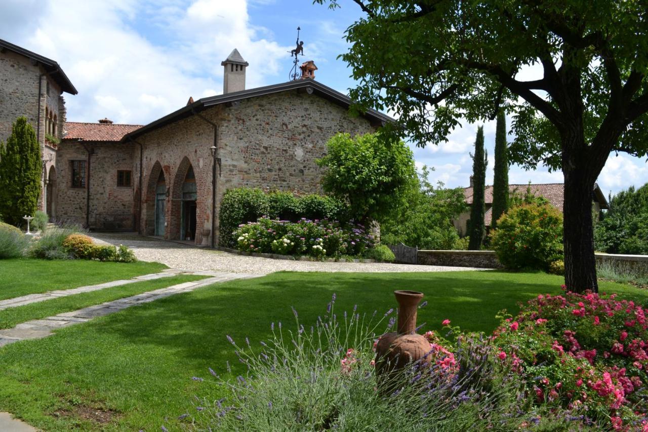 Bed and Breakfast Castello Di Cernusco Lombardone Екстер'єр фото