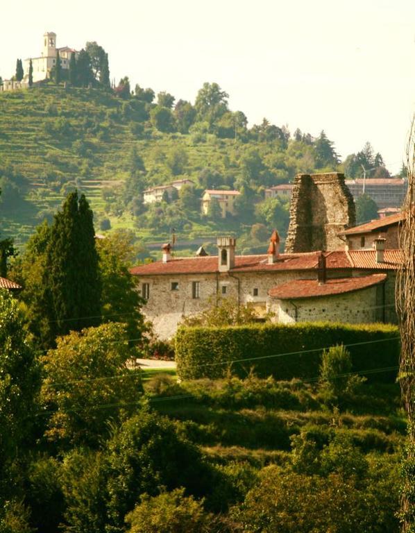 Bed and Breakfast Castello Di Cernusco Lombardone Екстер'єр фото
